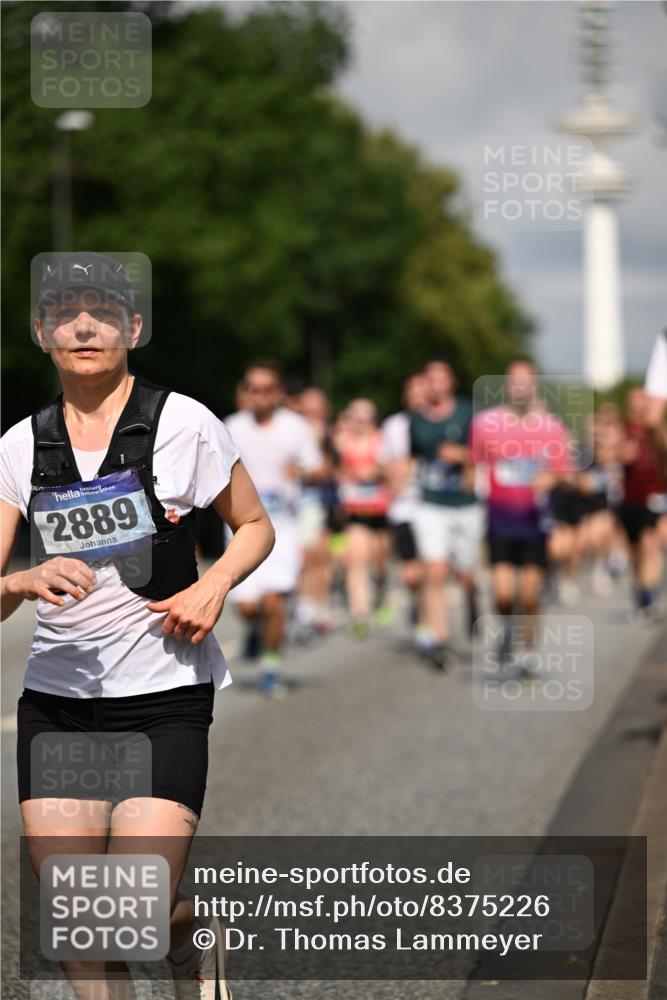 29.06.2025 - hella hamburg halbmarathon Dr. Thomas Lammeyer http://msf.ph/oto/8375226 29.06.2025 09:58:19 Kennedybrücke 1119, 1342, 1399, 1750, 1817, 1942, 2020, 2222, 2367, 2442, 2470, 2561, 2670, 2816, 2889, 3562, 4017, 4029, 4816, 5020, 5447, 5706, 5884, 6290, 6819, 6978, 6991, 7087, 7274, 7297, 7335, 7709, 7908, 8142, 8374, 8482, 8576, 8698, 8916, 8981, 9038, 9051, 9463, 9710, 9924, 10057, 10529, 11125, 11422 meine-sportfotos.de