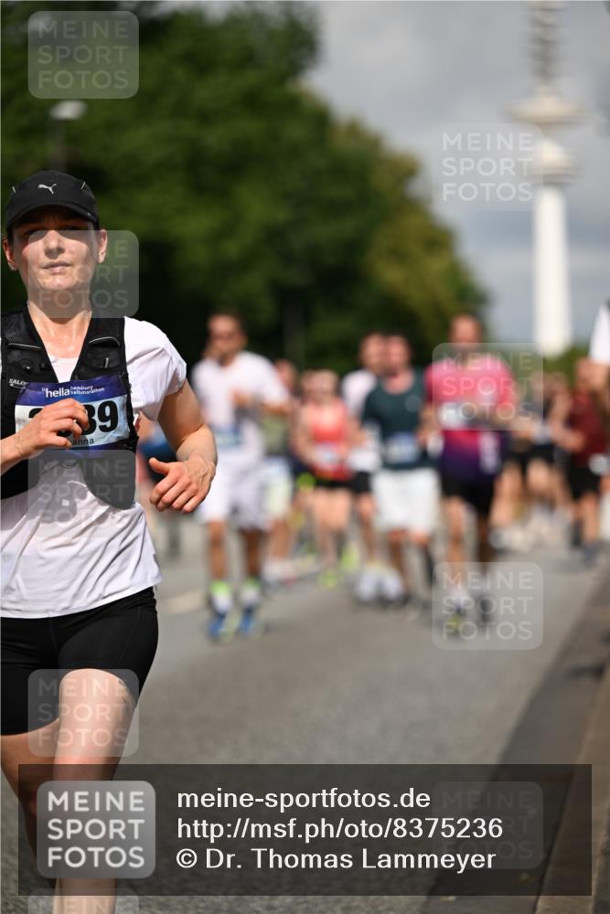 29.06.2025 - hella hamburg halbmarathon Dr. Thomas Lammeyer http://msf.ph/oto/8375236 29.06.2025 09:58:19 Kennedybrücke 1119, 1342, 1399, 1750, 1817, 1942, 2020, 2222, 2367, 2442, 2470, 2561, 2670, 2816, 2889, 3562, 4017, 4029, 4816, 5020, 5447, 5706, 5884, 6290, 6819, 6978, 6991, 7087, 7274, 7297, 7335, 7709, 7908, 8142, 8374, 8482, 8576, 8698, 8916, 8981, 9038, 9051, 9463, 9710, 9924, 10057, 10529, 11125, 11422 meine-sportfotos.de