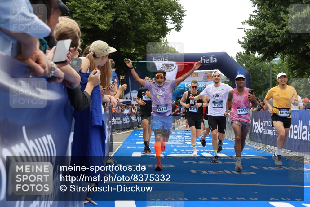 29.06.2025 - hella hamburg halbmarathon Strokosch-Dieckow http://msf.ph/oto/8375332 29.06.2025 10:48:29 Ziel 1163, 1176, 2213, 3747, 5362, 5421, 5528, 6081, 6923, 8216, 9262, 10000, 10860, 11451, 11579, 12149, 12549, 12690, 12840, 13962, 14033, 14990, 15573, 15808, 15917, 17395, 17855, 18251, 18790, 18815, 18923 meine-sportfotos.de