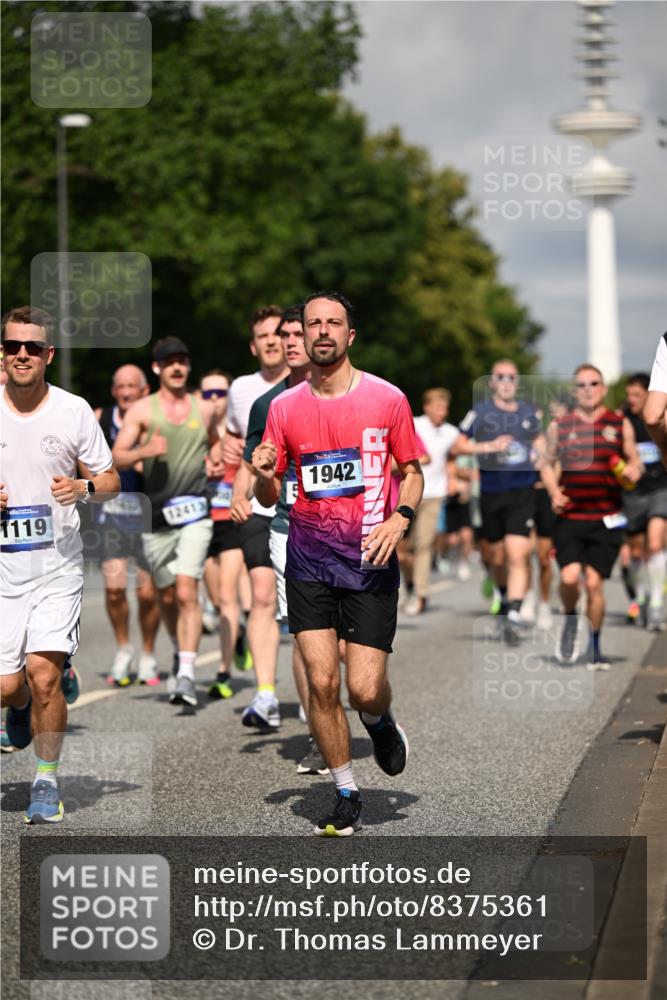 29.06.2025 - hella hamburg halbmarathon Dr. Thomas Lammeyer http://msf.ph/oto/8375361 29.06.2025 09:58:21 Kennedybrücke 1119, 1342, 1399, 1750, 1817, 1942, 2020, 2222, 2367, 2442, 2470, 2561, 2670, 2816, 2889, 2955, 3562, 4017, 4029, 4816, 5020, 5447, 5706, 5884, 6290, 6819, 6978, 6991, 7087, 7274, 7297, 7335, 7908, 8142, 8374, 8482, 8698, 8916, 8981, 9038, 9051, 9710, 9924, 10057, 10529, 11125, 11422 meine-sportfotos.de