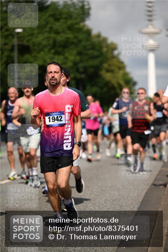 29.06.2025 - hella hamburg halbmarathon Dr. Thomas Lammeyer http://msf.ph/oto/8375401 29.06.2025 09:58:22 Kennedybrücke 1119, 1342, 1399, 1750, 1817, 1942, 2020, 2222, 2367, 2442, 2470, 2561, 2670, 2816, 2889, 2955, 3562, 4017, 4029, 4816, 5020, 5447, 5706, 5884, 6290, 6819, 6978, 6991, 7087, 7274, 7297, 7335, 7908, 8142, 8374, 8482, 8698, 8916, 8981, 9038, 9051, 9710, 9924, 10057, 11125, 11422 meine-sportfotos.de