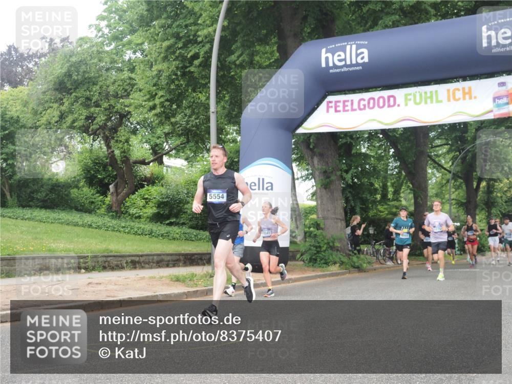 29.06.2025 - hella hamburg halbmarathon KatJ http://msf.ph/oto/8375407 29.06.2025 10:24:21 Zwischen KM18-KM19 1562, 5554, 6032 meine-sportfotos.de