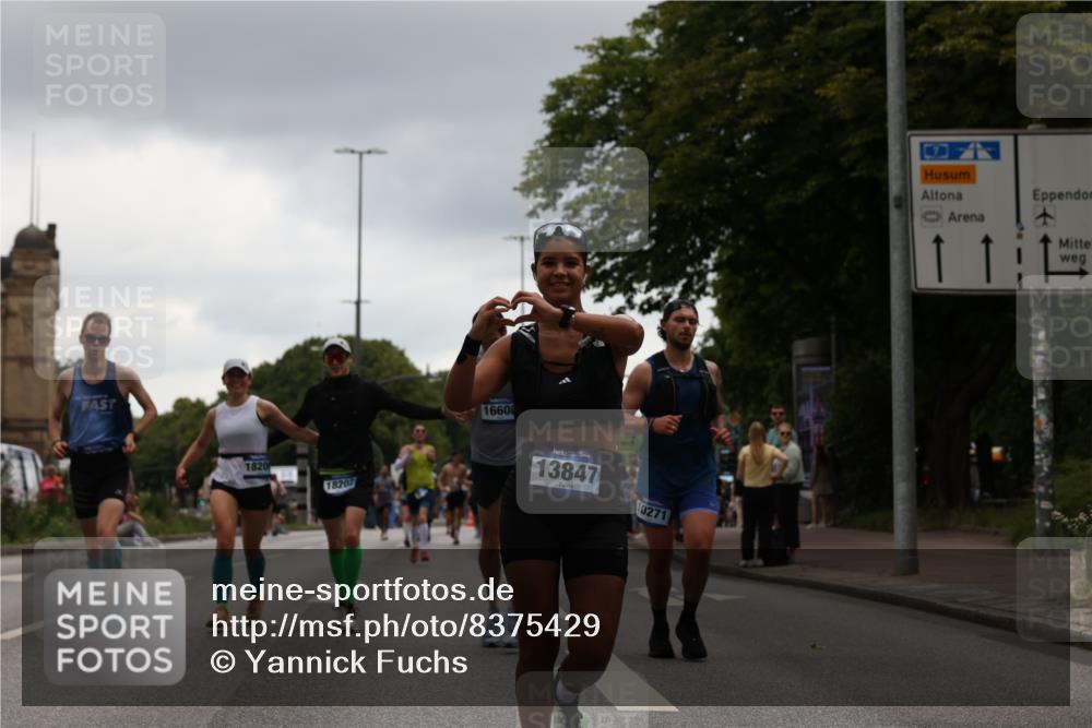 29.06.2025 - hella hamburg halbmarathon Yannick Fuchs http://msf.ph/oto/8375429 29.06.2025 10:54:10 20KM 1019, 1544, 2011, 2091, 2167, 2730, 3169, 3780, 4013, 5272, 7259, 8003, 8509, 8749, 9006, 9434, 10271, 10281, 10301, 11041, 12422, 12446, 13847, 13993, 14224, 14577, 14823, 15344, 15673, 15901, 16439, 16608, 17825, 18130, 18200, 18202, 18254, 18624, 18701, 19159 meine-sportfotos.de