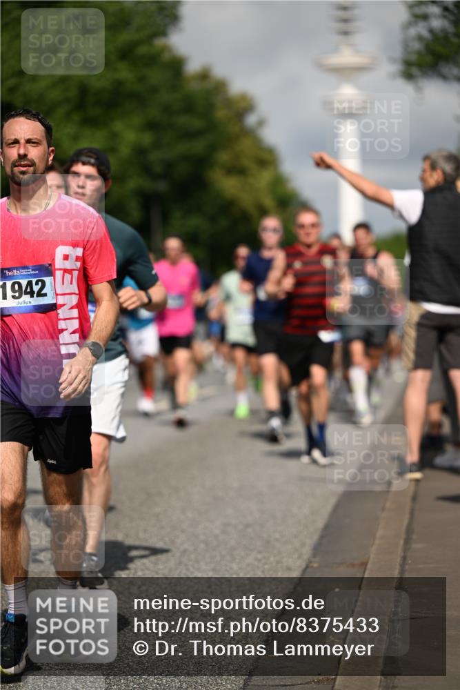 29.06.2025 - hella hamburg halbmarathon Dr. Thomas Lammeyer http://msf.ph/oto/8375433 29.06.2025 09:58:22 Kennedybrücke 1119, 1342, 1399, 1750, 1817, 1942, 2020, 2222, 2367, 2442, 2470, 2561, 2670, 2816, 2889, 2955, 3562, 4017, 4029, 4816, 5020, 5447, 5706, 5884, 6290, 6819, 6978, 6991, 7087, 7274, 7297, 7335, 7908, 8142, 8374, 8482, 8698, 8916, 8981, 9038, 9051, 9710, 9924, 10057, 11125, 11422 meine-sportfotos.de