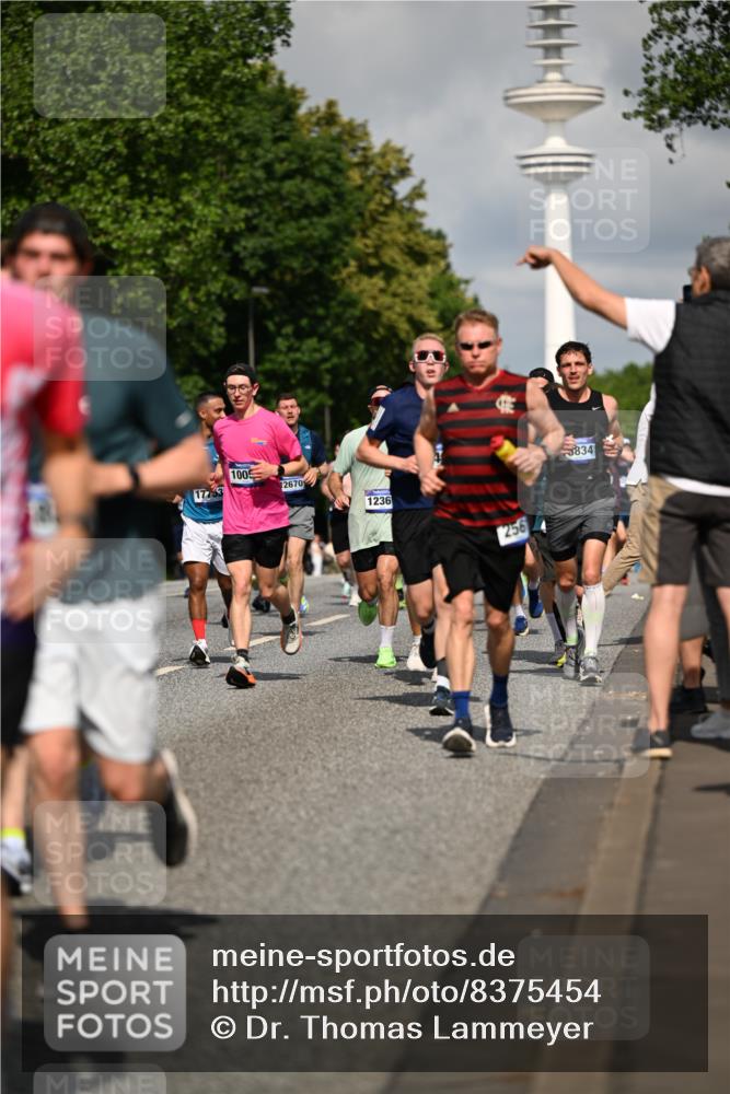 29.06.2025 - hella hamburg halbmarathon Dr. Thomas Lammeyer http://msf.ph/oto/8375454 29.06.2025 09:58:23 Kennedybrücke 1119, 1342, 1399, 1750, 1817, 1942, 2020, 2222, 2367, 2442, 2470, 2561, 2670, 2816, 2889, 2955, 3562, 4017, 4029, 4816, 5020, 5447, 5706, 5884, 6290, 6819, 6978, 6991, 7087, 7274, 7297, 7335, 7508, 7908, 8142, 8374, 8482, 8698, 8916, 8981, 9038, 9051, 9710, 9924, 9931, 10057, 11125, 11422 meine-sportfotos.de
