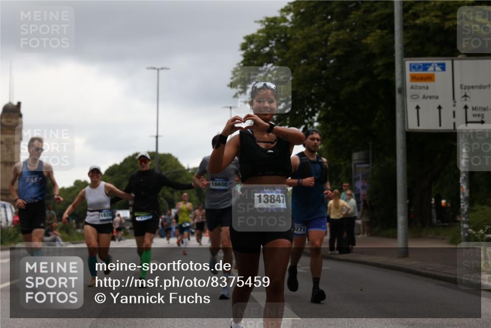 29.06.2025 - hella hamburg halbmarathon Yannick Fuchs http://msf.ph/oto/8375459 29.06.2025 10:54:10 20KM 1019, 1544, 2011, 2091, 2167, 2730, 3169, 3780, 4013, 5272, 7259, 8003, 8509, 8749, 9006, 9434, 10271, 10281, 10301, 11041, 12422, 12446, 13847, 13993, 14224, 14577, 14823, 15344, 15673, 15901, 16439, 16608, 17825, 18130, 18200, 18202, 18254, 18624, 18701, 19159 meine-sportfotos.de