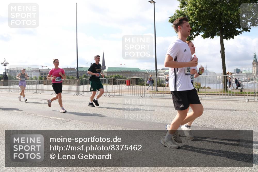 29.06.2025 - hella hamburg halbmarathon Lena Gebhardt http://msf.ph/oto/8375462 29.06.2025 10:02:25 Lombardsbrücke 15008, 1128, 1254, 1364, 1432, 1453, 1702, 1733, 2142, 2322, 2323, 2685, 2712, 2819, 3169, 3225, 3780, 3976, 4066, 4985, 5763, 6166, 6295, 6322, 6327, 6708, 6860, 7031, 7049, 7189, 7223, 7243, 7323, 7869, 7888, 8003, 8364, 8662, 8749, 9020, 9021, 9131, 9156, 9353, 9554, 9741, 9928, 9986, 10177, 10295, 10539, 10866, 11191, 11515, 11554, 11670, 11702, 11782, 11871, 11938, 12315, 12316, 12491, 14471, 14660, 14677, 16420 meine-sportfotos.de