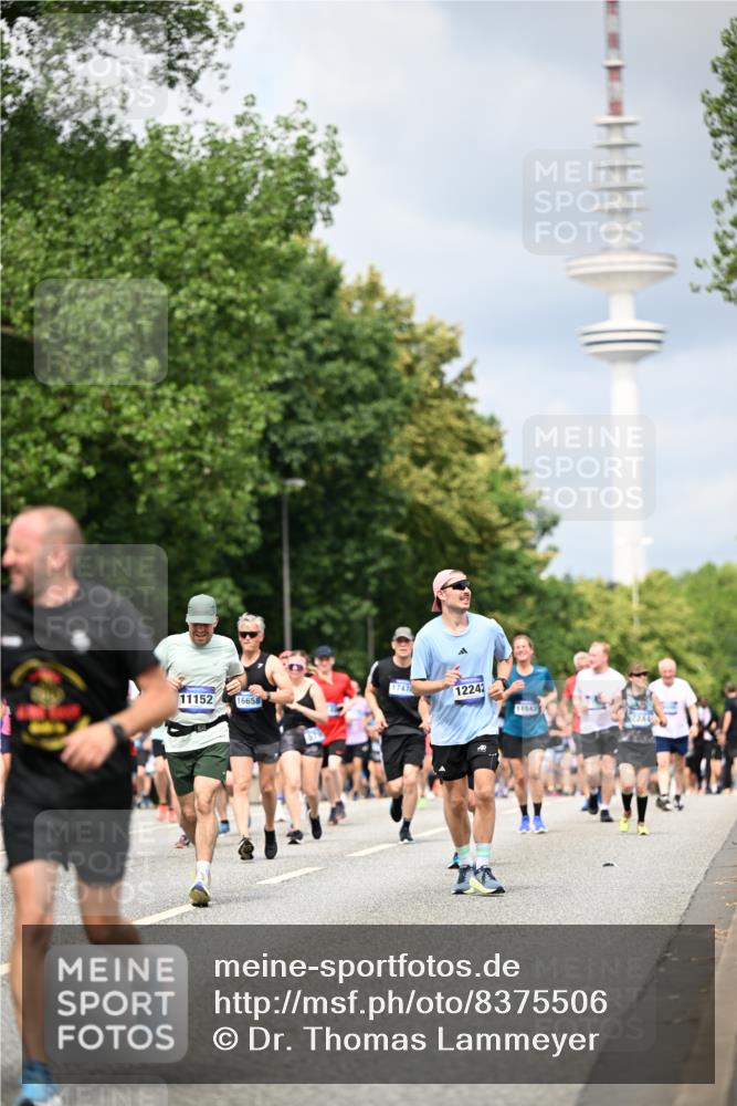 29.06.2025 - hella hamburg halbmarathon Dr. Thomas Lammeyer http://msf.ph/oto/8375506 29.06.2025 10:42:23 Kennedybrücke 1394, 1578, 1791, 1901, 1985, 2124, 3010, 3246, 3286, 3633, 3635, 3636, 3716, 3880, 4414, 4921, 5713, 5790, 5875, 6697, 6930, 7148, 7244, 7552, 7629, 8539, 8615, 8696, 9391, 9524, 10025, 10146, 11087, 11152, 11164 meine-sportfotos.de