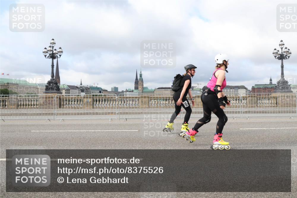 29.06.2025 - hella hamburg halbmarathon Lena Gebhardt http://msf.ph/oto/8375526 29.06.2025 09:13:05 Lombardsbrücke  meine-sportfotos.de