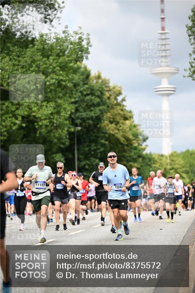 29.06.2025 - hella hamburg halbmarathon Dr. Thomas Lammeyer http://msf.ph/oto/8375572 29.06.2025 10:42:24 Kennedybrücke 1394, 1578, 1791, 1901, 1985, 2124, 3010, 3246, 3286, 3633, 3635, 3636, 3716, 3880, 4414, 4921, 5713, 5790, 5875, 6697, 6930, 7148, 7244, 7371, 7552, 7629, 8539, 8615, 8696, 9391, 9524, 10025, 10146, 11087, 11152, 11164 meine-sportfotos.de