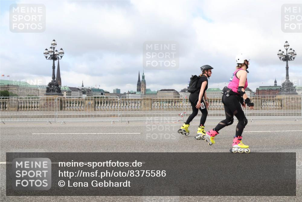 29.06.2025 - hella hamburg halbmarathon Lena Gebhardt http://msf.ph/oto/8375586 29.06.2025 09:13:05 Lombardsbrücke  meine-sportfotos.de