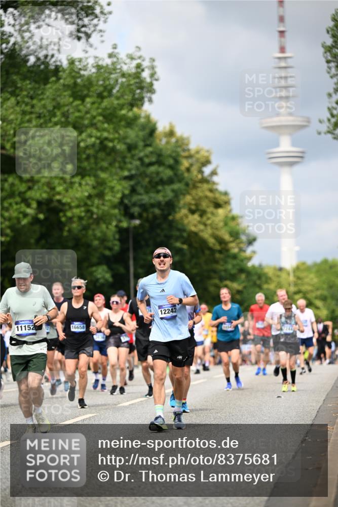 29.06.2025 - hella hamburg halbmarathon Dr. Thomas Lammeyer http://msf.ph/oto/8375681 29.06.2025 10:42:25 Kennedybrücke 1394, 1578, 1596, 1791, 1901, 1985, 2124, 3010, 3246, 3286, 3633, 3635, 3636, 3716, 3880, 4414, 4921, 5713, 5790, 5875, 6930, 7148, 7244, 7371, 7552, 7629, 8539, 8615, 8696, 9391, 9524, 10025, 10146, 11087, 11152, 11164 meine-sportfotos.de