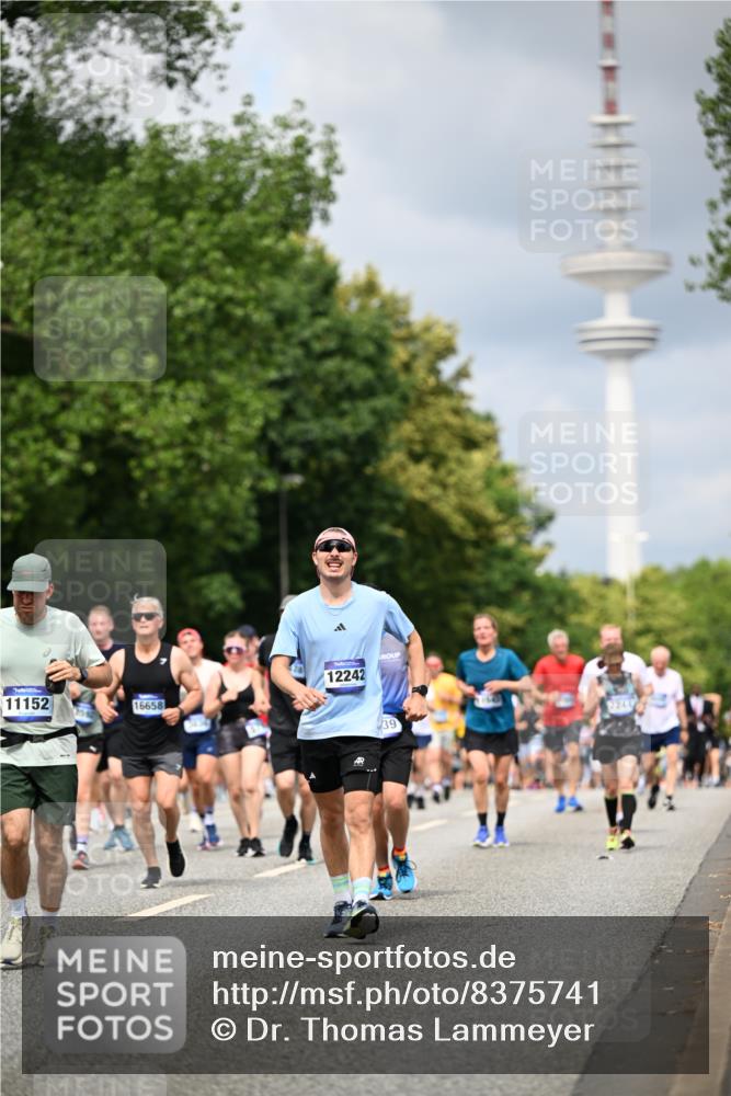 29.06.2025 - hella hamburg halbmarathon Dr. Thomas Lammeyer http://msf.ph/oto/8375741 29.06.2025 10:42:26 Kennedybrücke 1394, 1578, 1596, 1791, 1901, 2124, 3010, 3246, 3286, 3633, 3635, 3636, 3716, 3880, 4414, 4921, 5713, 5790, 5875, 6930, 7148, 7244, 7371, 7552, 7629, 8539, 8615, 8696, 9391, 9524, 10025, 10146, 11087, 11152, 11164 meine-sportfotos.de