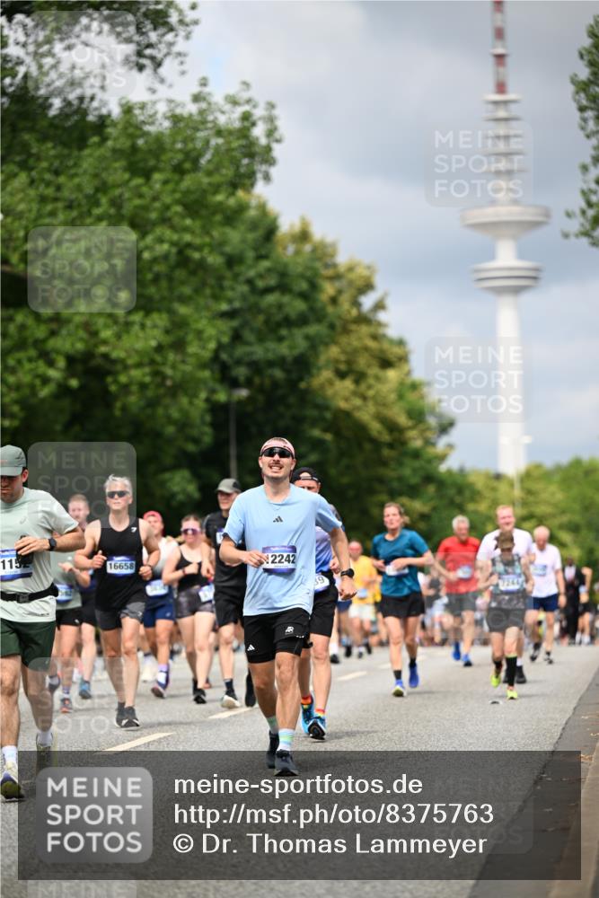 29.06.2025 - hella hamburg halbmarathon Dr. Thomas Lammeyer http://msf.ph/oto/8375763 29.06.2025 10:42:26 Kennedybrücke 1394, 1578, 1596, 1791, 1901, 2124, 3010, 3246, 3286, 3633, 3635, 3636, 3716, 3880, 4414, 4921, 5713, 5790, 5875, 6930, 7148, 7244, 7371, 7552, 7629, 8539, 8615, 8696, 9391, 9524, 10025, 10146, 11087, 11152, 11164 meine-sportfotos.de