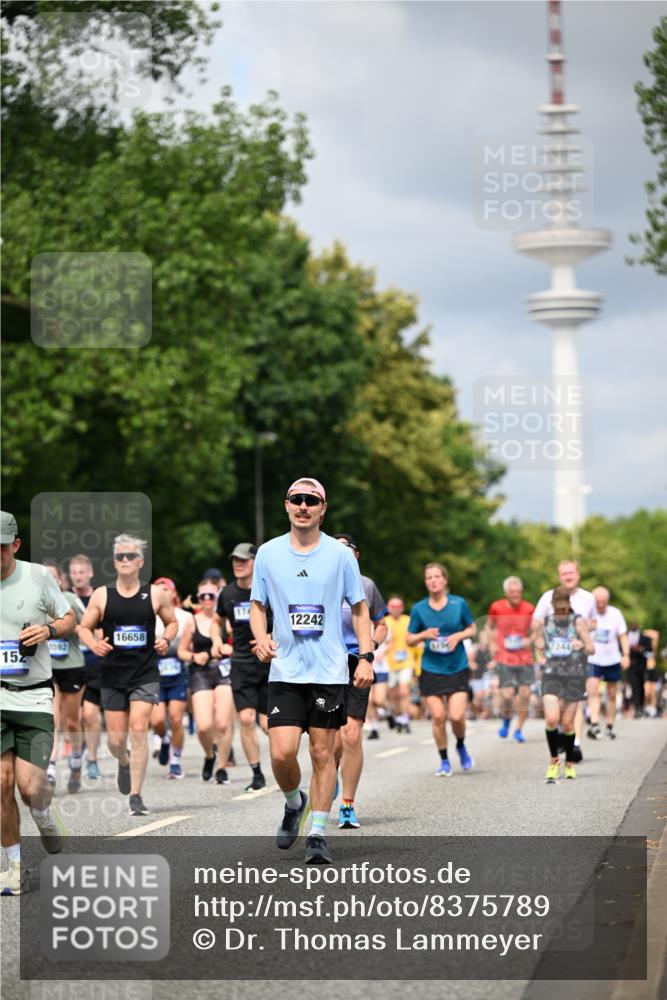 29.06.2025 - hella hamburg halbmarathon Dr. Thomas Lammeyer http://msf.ph/oto/8375789 29.06.2025 10:42:26 Kennedybrücke 1394, 1578, 1596, 1791, 1901, 2124, 3010, 3246, 3286, 3633, 3635, 3636, 3716, 3880, 4414, 4921, 5713, 5790, 5875, 6930, 7148, 7244, 7371, 7552, 7629, 8539, 8615, 8696, 9391, 9524, 10025, 10146, 11087, 11152, 11164 meine-sportfotos.de