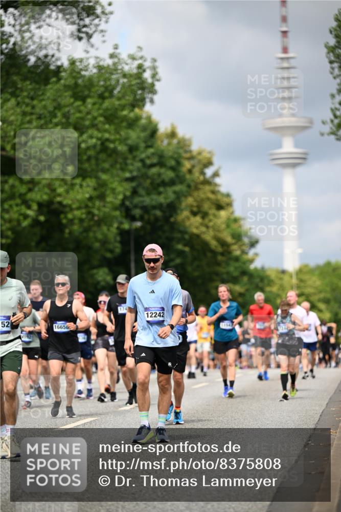 29.06.2025 - hella hamburg halbmarathon Dr. Thomas Lammeyer http://msf.ph/oto/8375808 29.06.2025 10:42:26 Kennedybrücke 1394, 1578, 1596, 1791, 1901, 2124, 3010, 3246, 3286, 3633, 3635, 3636, 3716, 3880, 4414, 4921, 5713, 5790, 5875, 6930, 7148, 7244, 7371, 7552, 7629, 8539, 8615, 8696, 9391, 9524, 10025, 10146, 11087, 11152, 11164 meine-sportfotos.de