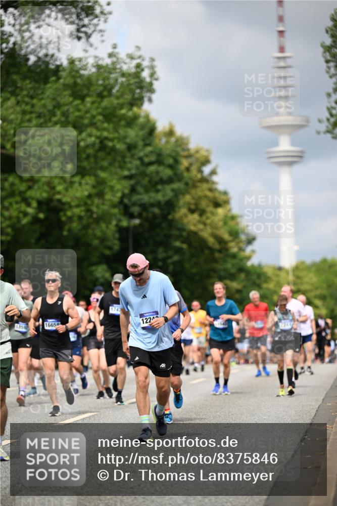 29.06.2025 - hella hamburg halbmarathon Dr. Thomas Lammeyer http://msf.ph/oto/8375846 29.06.2025 10:42:26 Kennedybrücke 1394, 1578, 1596, 1791, 1901, 2124, 3010, 3246, 3286, 3633, 3635, 3636, 3716, 3880, 4414, 4921, 5713, 5790, 5875, 6930, 7148, 7244, 7371, 7552, 7629, 8539, 8615, 8696, 9391, 9524, 10025, 10146, 11087, 11152, 11164 meine-sportfotos.de