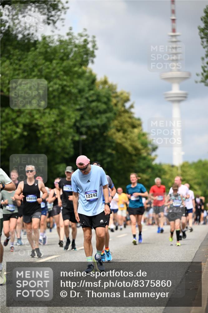 29.06.2025 - hella hamburg halbmarathon Dr. Thomas Lammeyer http://msf.ph/oto/8375860 29.06.2025 10:42:27 Kennedybrücke 1394, 1578, 1596, 1791, 1901, 2124, 3010, 3246, 3286, 3633, 3635, 3636, 3716, 3880, 4414, 4921, 5713, 5790, 5875, 6695, 6930, 7148, 7244, 7371, 7552, 8539, 8615, 8696, 9391, 9424, 9524, 10146, 11087, 11152, 11164 meine-sportfotos.de