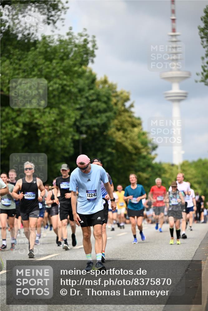 29.06.2025 - hella hamburg halbmarathon Dr. Thomas Lammeyer http://msf.ph/oto/8375870 29.06.2025 10:42:27 Kennedybrücke 1394, 1578, 1596, 1791, 1901, 2124, 3010, 3246, 3286, 3633, 3635, 3636, 3716, 3880, 4414, 4921, 5713, 5790, 5875, 6695, 6930, 7148, 7244, 7371, 7552, 8539, 8615, 8696, 9391, 9424, 9524, 10146, 11087, 11152, 11164 meine-sportfotos.de