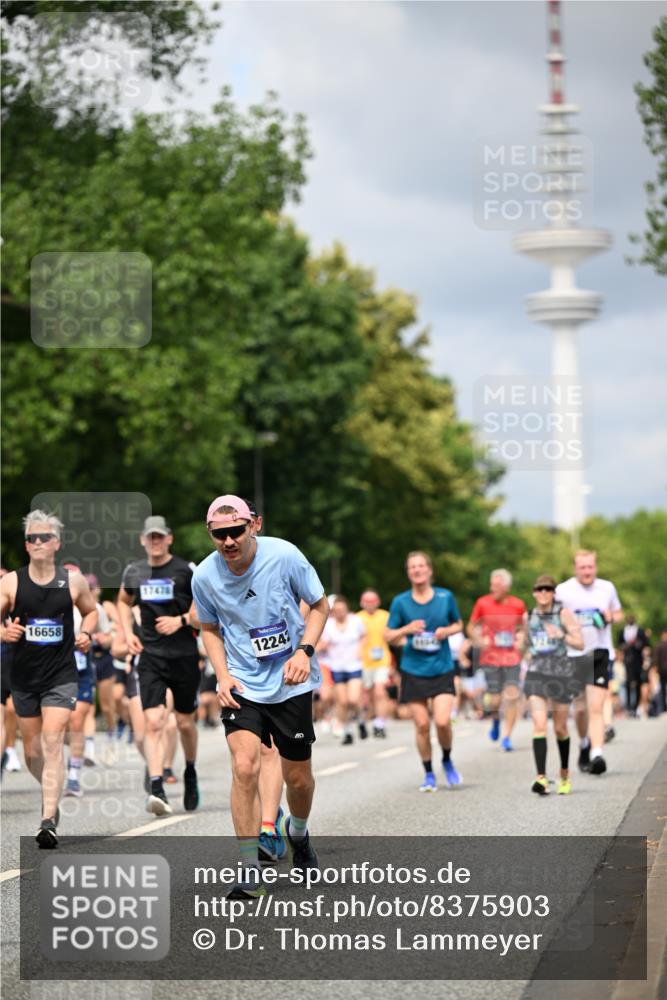 29.06.2025 - hella hamburg halbmarathon Dr. Thomas Lammeyer http://msf.ph/oto/8375903 29.06.2025 10:42:27 Kennedybrücke 1394, 1578, 1596, 1791, 1901, 2124, 3010, 3246, 3286, 3633, 3635, 3636, 3716, 3880, 4414, 4921, 5713, 5790, 5875, 6695, 6930, 7148, 7244, 7371, 7552, 8539, 8615, 8696, 9391, 9424, 9524, 10146, 11087, 11152, 11164 meine-sportfotos.de