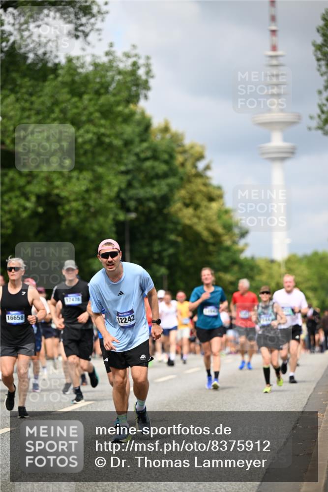 29.06.2025 - hella hamburg halbmarathon Dr. Thomas Lammeyer http://msf.ph/oto/8375912 29.06.2025 10:42:28 Kennedybrücke 1394, 1578, 1596, 1791, 1901, 2124, 3010, 3246, 3286, 3338, 3633, 3635, 3636, 3716, 3880, 4414, 4921, 5713, 5790, 5875, 6695, 6696, 6930, 7148, 7244, 7371, 7552, 8539, 8615, 8696, 9391, 9424, 9500, 9524, 10146, 11087, 11152, 11164 meine-sportfotos.de