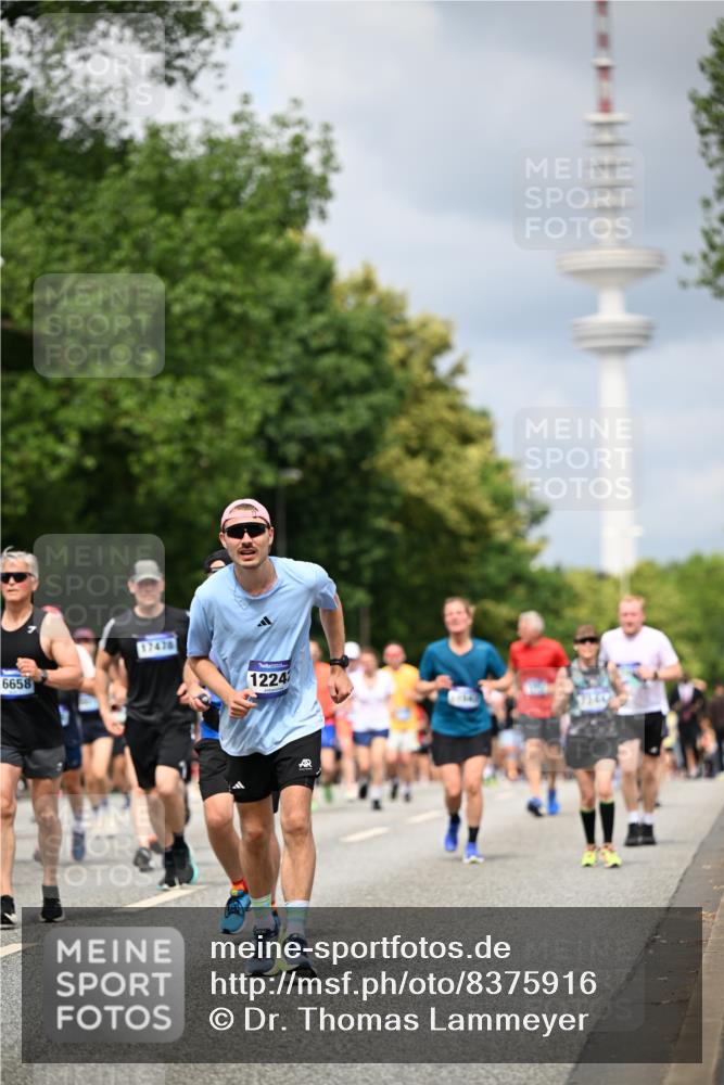 29.06.2025 - hella hamburg halbmarathon Dr. Thomas Lammeyer http://msf.ph/oto/8375916 29.06.2025 10:42:28 Kennedybrücke 1394, 1578, 1596, 1791, 1901, 2124, 3010, 3246, 3286, 3338, 3633, 3635, 3636, 3716, 3880, 4414, 4921, 5713, 5790, 5875, 6695, 6696, 6930, 7148, 7244, 7371, 7552, 8539, 8615, 8696, 9391, 9424, 9500, 9524, 10146, 11087, 11152, 11164 meine-sportfotos.de