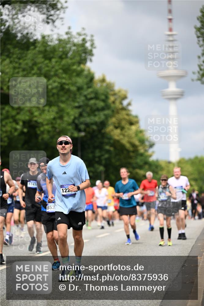 29.06.2025 - hella hamburg halbmarathon Dr. Thomas Lammeyer http://msf.ph/oto/8375936 29.06.2025 10:42:28 Kennedybrücke 1394, 1578, 1596, 1791, 1901, 2124, 3010, 3246, 3286, 3338, 3633, 3635, 3636, 3716, 3880, 4414, 4921, 5713, 5790, 5875, 6695, 6696, 6930, 7148, 7244, 7371, 7552, 8539, 8615, 8696, 9391, 9424, 9500, 9524, 10146, 11087, 11152, 11164 meine-sportfotos.de