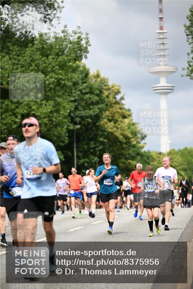 29.06.2025 - hella hamburg halbmarathon Dr. Thomas Lammeyer http://msf.ph/oto/8375956 29.06.2025 10:42:29 Kennedybrücke 1394, 1578, 1596, 1791, 1901, 2124, 3010, 3246, 3286, 3338, 3633, 3635, 3636, 3716, 3880, 4414, 4921, 5713, 5790, 5875, 6695, 6696, 6930, 7148, 7244, 7371, 7552, 8539, 8615, 8696, 9391, 9424, 9500, 9524, 10146, 11087, 11152, 11164 meine-sportfotos.de