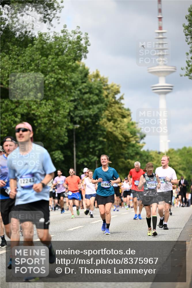 29.06.2025 - hella hamburg halbmarathon Dr. Thomas Lammeyer http://msf.ph/oto/8375967 29.06.2025 10:42:29 Kennedybrücke 1394, 1578, 1596, 1791, 1901, 2124, 3010, 3246, 3286, 3338, 3633, 3635, 3636, 3716, 3880, 4414, 4921, 5713, 5790, 5875, 6695, 6696, 6930, 7148, 7244, 7371, 7552, 8539, 8615, 8696, 9391, 9424, 9500, 9524, 10146, 11087, 11152, 11164 meine-sportfotos.de