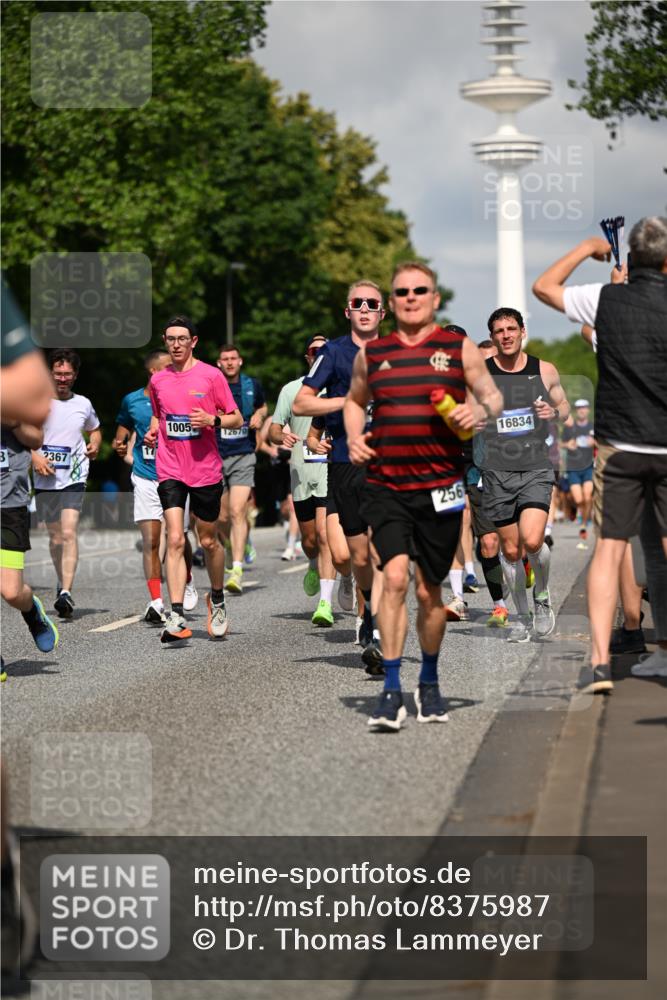 29.06.2025 - hella hamburg halbmarathon Dr. Thomas Lammeyer http://msf.ph/oto/8375987 29.06.2025 09:58:23 Kennedybrücke 1119, 1342, 1399, 1750, 1817, 1942, 2020, 2222, 2367, 2442, 2470, 2561, 2670, 2816, 2889, 2955, 3562, 4017, 4029, 4816, 5020, 5447, 5706, 5884, 6290, 6819, 6978, 6991, 7087, 7274, 7297, 7335, 7508, 7908, 8142, 8374, 8482, 8698, 8916, 8981, 9038, 9051, 9710, 9924, 9931, 10057, 11125, 11422 meine-sportfotos.de