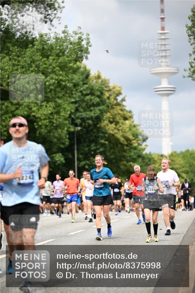 29.06.2025 - hella hamburg halbmarathon Dr. Thomas Lammeyer http://msf.ph/oto/8375998 29.06.2025 10:42:29 Kennedybrücke 1394, 1578, 1596, 1791, 1901, 2124, 3010, 3246, 3286, 3338, 3633, 3635, 3636, 3716, 3880, 4414, 4921, 5713, 5790, 5875, 6695, 6696, 6930, 7148, 7244, 7371, 7552, 8539, 8615, 8696, 9391, 9424, 9500, 9524, 10146, 11087, 11152, 11164 meine-sportfotos.de
