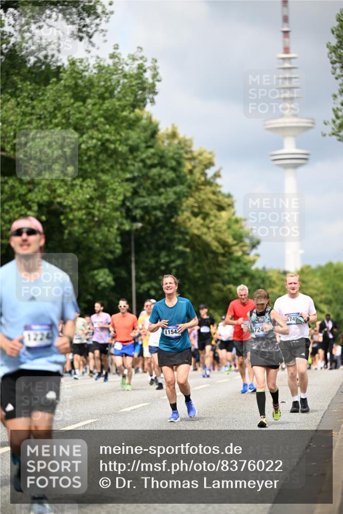 29.06.2025 - hella hamburg halbmarathon Dr. Thomas Lammeyer http://msf.ph/oto/8376022 29.06.2025 10:42:29 Kennedybrücke 1394, 1578, 1596, 1791, 1901, 2124, 3010, 3246, 3286, 3338, 3633, 3635, 3636, 3716, 3880, 4414, 4921, 5713, 5790, 5875, 6695, 6696, 6930, 7148, 7244, 7371, 7552, 8539, 8615, 8696, 9391, 9424, 9500, 9524, 10146, 11087, 11152, 11164 meine-sportfotos.de