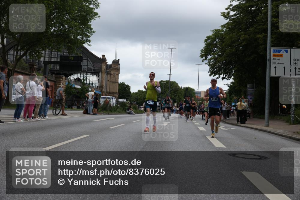 29.06.2025 - hella hamburg halbmarathon Yannick Fuchs http://msf.ph/oto/8376025 29.06.2025 10:54:15 20KM 1019, 1681, 2011, 2091, 2167, 2363, 2730, 3780, 4013, 5272, 7259, 8003, 8509, 8749, 9006, 9434, 10271, 10281, 10301, 11041, 11366, 12422, 12446, 13488, 13847, 13993, 14224, 14577, 14823, 15344, 15901, 16439, 16608, 17491, 17825, 18130, 18200, 18202, 18254, 18624, 18701, 19159 meine-sportfotos.de