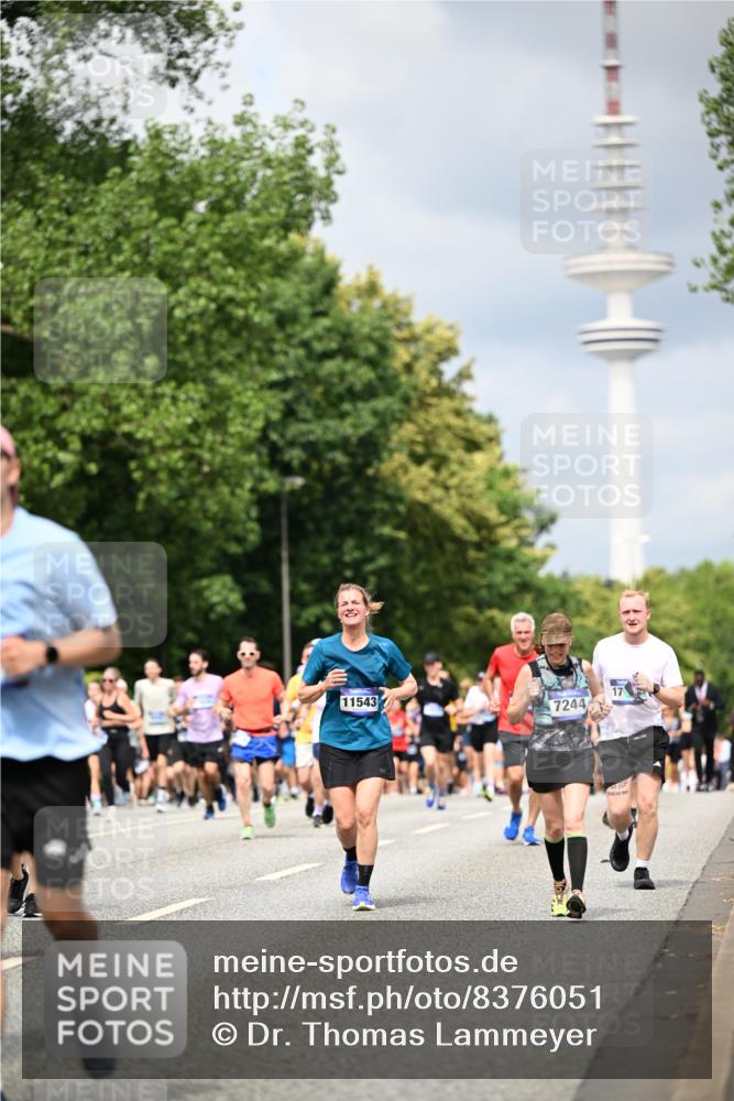 29.06.2025 - hella hamburg halbmarathon Dr. Thomas Lammeyer http://msf.ph/oto/8376051 29.06.2025 10:42:30 Kennedybrücke 1394, 1578, 1596, 1791, 1901, 2124, 3010, 3246, 3286, 3338, 3633, 3635, 3636, 3716, 4414, 4921, 5713, 5790, 5875, 6695, 6696, 6930, 7148, 7244, 7371, 7552, 8539, 8615, 8696, 9391, 9424, 9500, 9699, 10146, 11087, 11152, 11164 meine-sportfotos.de