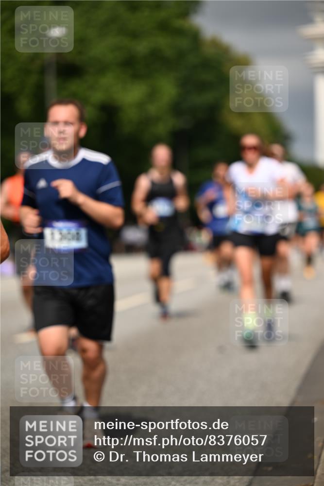 29.06.2025 - hella hamburg halbmarathon Dr. Thomas Lammeyer http://msf.ph/oto/8376057 29.06.2025 10:20:07 Kennedybrücke 1212, 1308, 1651, 2071, 2076, 2436, 2601, 2835, 3167, 4583, 4828, 5046, 8057, 8169, 8274, 8554, 8746, 9307, 9601, 9784, 9802, 9881, 10107, 10139, 10141, 10183, 10292, 10844, 11113, 11303 meine-sportfotos.de