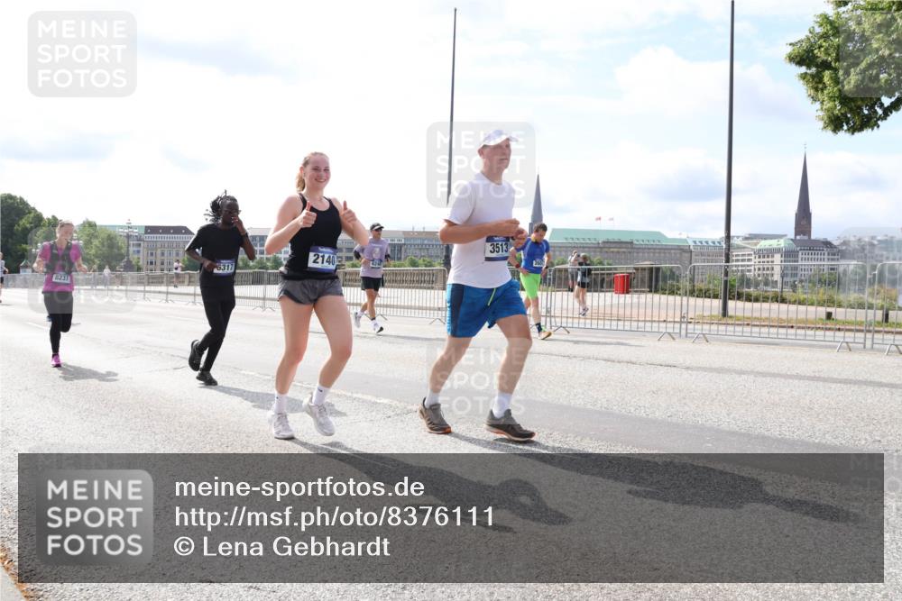 29.06.2025 - hella hamburg halbmarathon Lena Gebhardt http://msf.ph/oto/8376111 29.06.2025 10:15:12 Lombardsbrücke 8237, 6317, 2140, 6248, 3513, 2600, 1071, 1296, 1379, 1524, 1575, 1745, 2046, 2140, 2281, 2601, 2690, 2720, 3025, 3454, 3507, 3509, 3513, 3650, 3691, 3844, 4495, 4641, 5271, 5608, 5739, 5800, 5986, 6181, 6248, 6317, 6935, 7195, 7439, 7452, 7809, 7810, 7881, 8055, 8237, 8239, 8256, 8275, 8522, 8563, 8609, 8755, 8854, 9113, 9173, 9307, 9423, 9847, 9911, 9975, 9997, 10391, 10589, 10717, 10858, 10963, 11271, 11598, 12457, 12521, 13197, 13453, 13500, 15150, 15740 meine-sportfotos.de