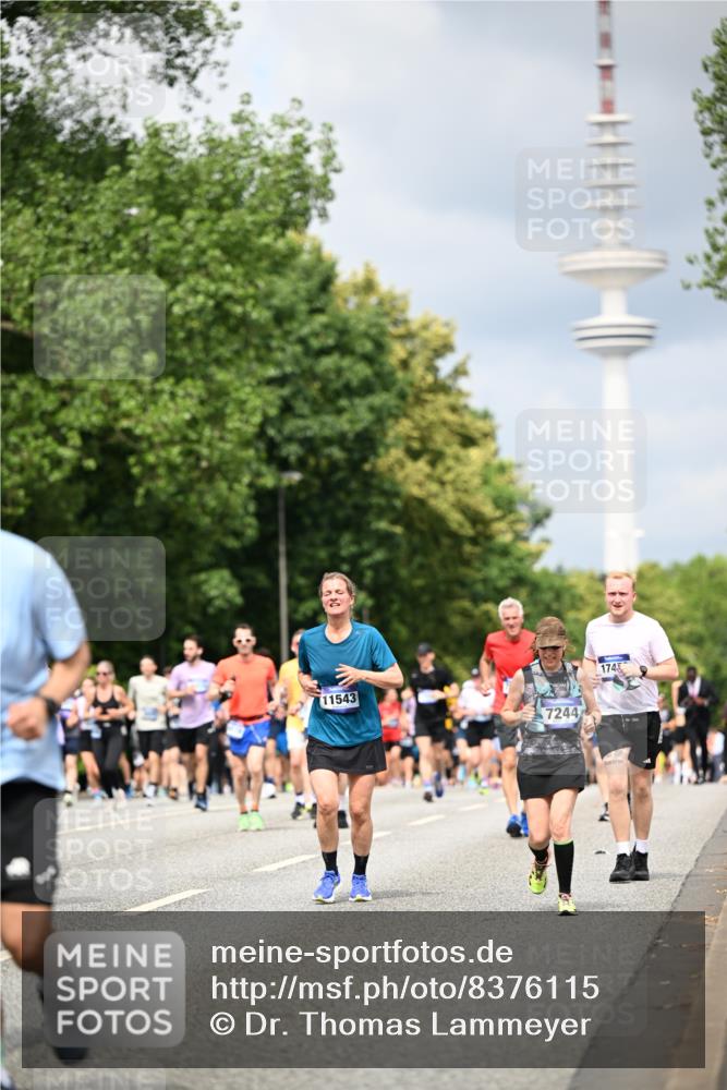 29.06.2025 - hella hamburg halbmarathon Dr. Thomas Lammeyer http://msf.ph/oto/8376115 29.06.2025 10:42:30 Kennedybrücke 1394, 1578, 1596, 1791, 1901, 2124, 3010, 3246, 3286, 3338, 3633, 3635, 3636, 3716, 4414, 4921, 5713, 5790, 5875, 6695, 6696, 6930, 7148, 7244, 7371, 7552, 8539, 8615, 8696, 9391, 9424, 9500, 9699, 10146, 11087, 11152, 11164 meine-sportfotos.de
