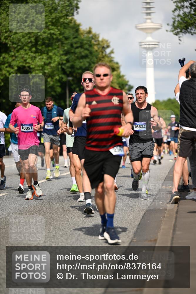 29.06.2025 - hella hamburg halbmarathon Dr. Thomas Lammeyer http://msf.ph/oto/8376164 29.06.2025 09:58:24 Kennedybrücke 1119, 1342, 1399, 1750, 1817, 1942, 2020, 2222, 2367, 2442, 2470, 2561, 2670, 2816, 2889, 2955, 3562, 4017, 4029, 4816, 5020, 5447, 5706, 5884, 6290, 6819, 6978, 6991, 7087, 7274, 7297, 7335, 7508, 7908, 8142, 8374, 8482, 8657, 8698, 8916, 8981, 9038, 9051, 9710, 9924, 9931, 10057, 11125, 11422 meine-sportfotos.de