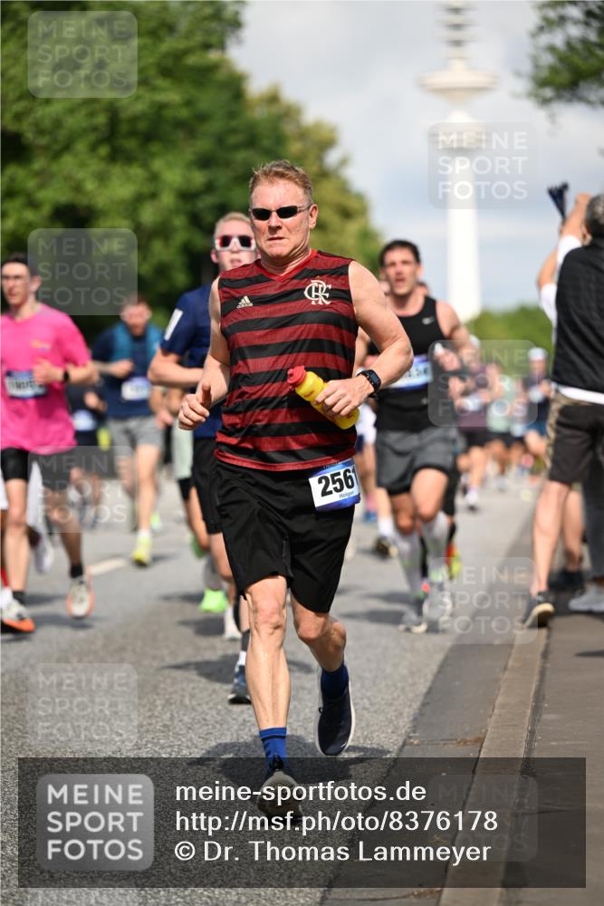 29.06.2025 - hella hamburg halbmarathon Dr. Thomas Lammeyer http://msf.ph/oto/8376178 29.06.2025 09:58:25 Kennedybrücke 1119, 1342, 1399, 1750, 1817, 1942, 2020, 2222, 2367, 2442, 2470, 2561, 2670, 2816, 2889, 2955, 3562, 4017, 4816, 5020, 5447, 5884, 6290, 6819, 6978, 6991, 7087, 7274, 7297, 7335, 7508, 7908, 8142, 8374, 8482, 8657, 8698, 8916, 8981, 9038, 9051, 9710, 9924, 9931, 10057, 11125, 11422 meine-sportfotos.de