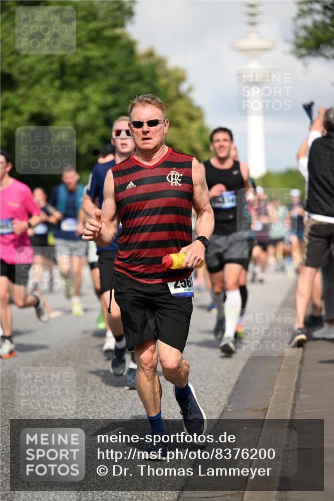 29.06.2025 - hella hamburg halbmarathon Dr. Thomas Lammeyer http://msf.ph/oto/8376200 29.06.2025 09:58:25 Kennedybrücke 1119, 1342, 1399, 1750, 1817, 1942, 2020, 2222, 2367, 2442, 2470, 2561, 2670, 2816, 2889, 2955, 3562, 4017, 4816, 5020, 5447, 5884, 6290, 6819, 6978, 6991, 7087, 7274, 7297, 7335, 7508, 7908, 8142, 8374, 8482, 8657, 8698, 8916, 8981, 9038, 9051, 9710, 9924, 9931, 10057, 11125, 11422 meine-sportfotos.de