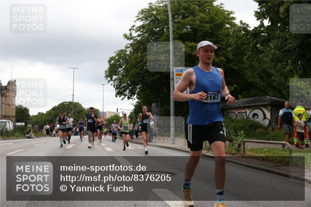29.06.2025 - hella hamburg halbmarathon Yannick Fuchs http://msf.ph/oto/8376205 29.06.2025 10:54:17 20KM 1019, 1681, 2011, 2091, 2167, 2363, 2730, 4013, 5272, 7259, 8003, 8191, 8509, 8749, 9006, 9434, 10271, 10576, 11041, 11366, 11753, 11937, 12422, 13488, 13847, 13993, 14224, 14577, 14823, 15344, 15901, 16439, 16608, 17491, 17825, 18029, 18130, 18200, 18202, 18254, 18701, 19159 meine-sportfotos.de