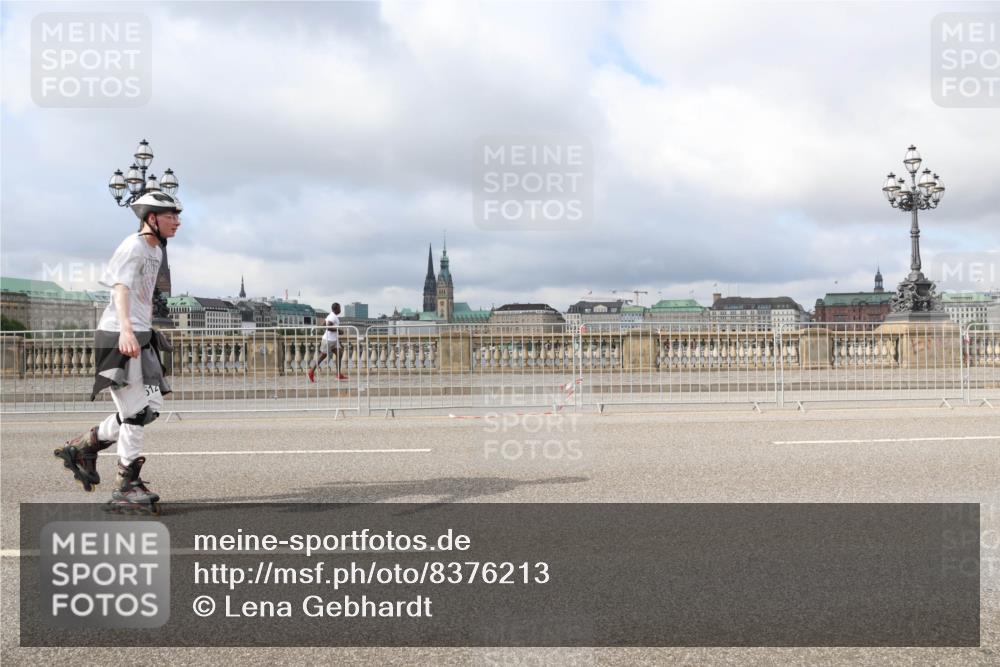 29.06.2025 - hella hamburg halbmarathon Lena Gebhardt http://msf.ph/oto/8376213 29.06.2025 09:13:10 Lombardsbrücke 312 meine-sportfotos.de