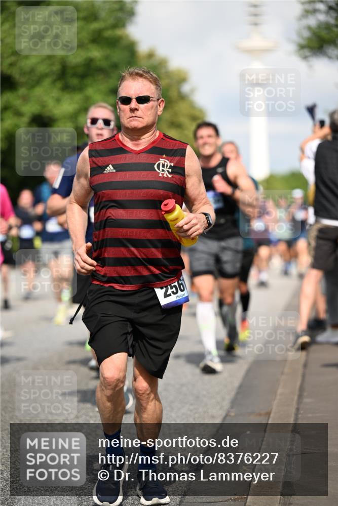 29.06.2025 - hella hamburg halbmarathon Dr. Thomas Lammeyer http://msf.ph/oto/8376227 29.06.2025 09:58:25 Kennedybrücke 1119, 1342, 1399, 1750, 1817, 1942, 2020, 2222, 2367, 2442, 2470, 2561, 2670, 2816, 2889, 2955, 3562, 4017, 4816, 5020, 5447, 5884, 6290, 6819, 6978, 6991, 7087, 7274, 7297, 7335, 7508, 7908, 8142, 8374, 8482, 8657, 8698, 8916, 8981, 9038, 9051, 9710, 9924, 9931, 10057, 11125, 11422 meine-sportfotos.de