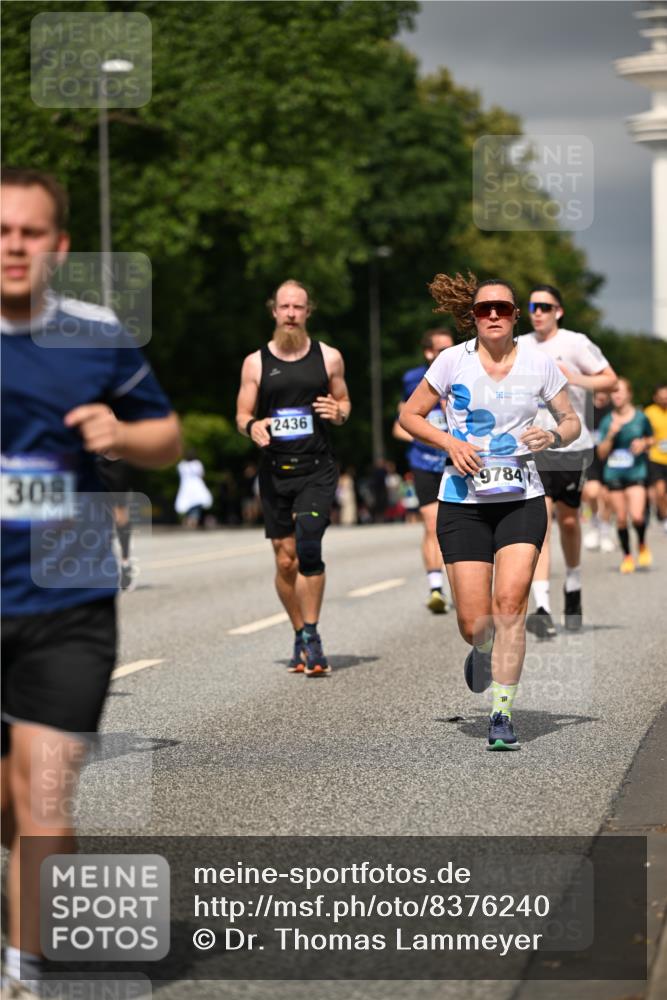 29.06.2025 - hella hamburg halbmarathon Dr. Thomas Lammeyer http://msf.ph/oto/8376240 29.06.2025 10:20:08 Kennedybrücke 1212, 1308, 1651, 2071, 2076, 2436, 2601, 2835, 3167, 4583, 4828, 5046, 8057, 8169, 8274, 8554, 8746, 9307, 9601, 9784, 9802, 9881, 10107, 10139, 10141, 10183, 10292, 10844, 11113, 11303 meine-sportfotos.de