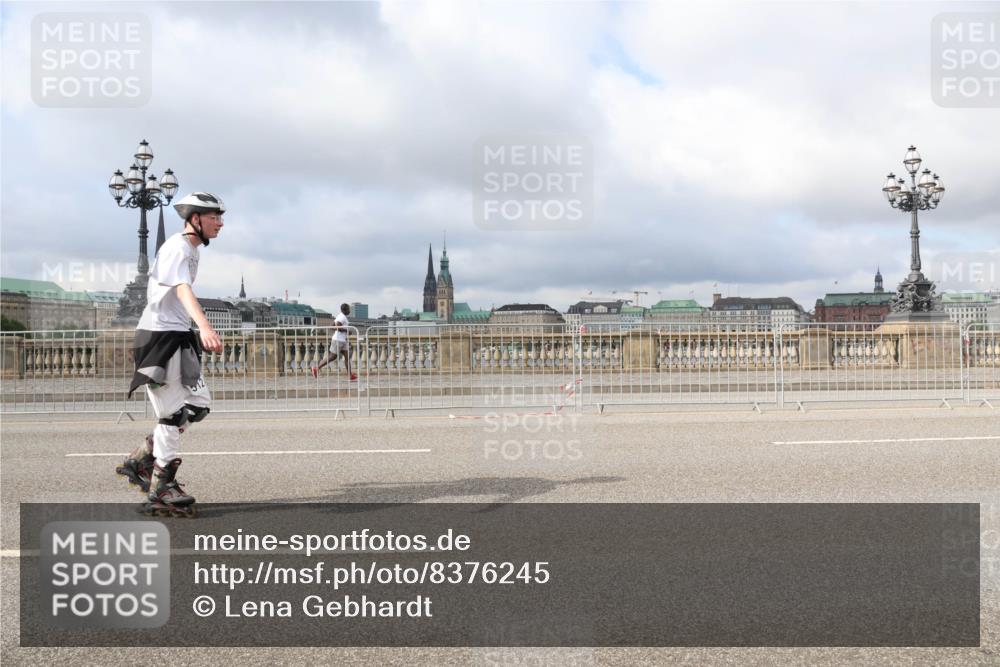 29.06.2025 - hella hamburg halbmarathon Lena Gebhardt http://msf.ph/oto/8376245 29.06.2025 09:13:10 Lombardsbrücke  meine-sportfotos.de