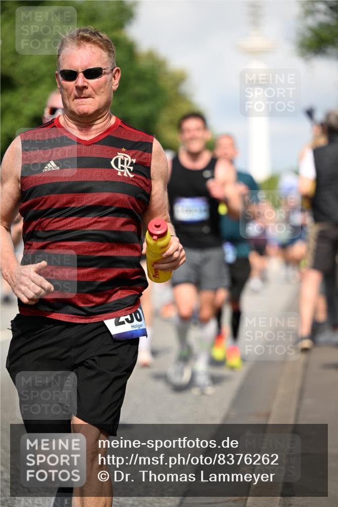 29.06.2025 - hella hamburg halbmarathon Dr. Thomas Lammeyer http://msf.ph/oto/8376262 29.06.2025 09:58:26 Kennedybrücke 1119, 1342, 1399, 1549, 1750, 1817, 1942, 2020, 2222, 2367, 2442, 2561, 2670, 2816, 2889, 2955, 3562, 4017, 4816, 5447, 5884, 6290, 6923, 6978, 6991, 7087, 7274, 7297, 7335, 7508, 7908, 8142, 8482, 8657, 8698, 8916, 8981, 9038, 9710, 9924, 9931, 10057, 11125, 11422 meine-sportfotos.de
