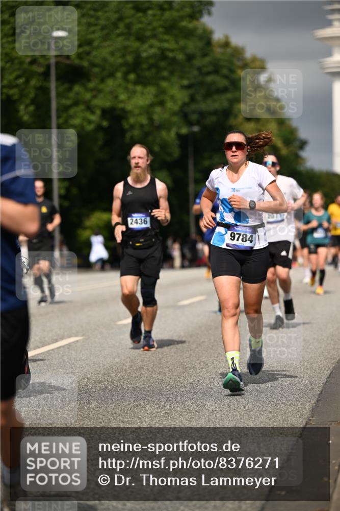 29.06.2025 - hella hamburg halbmarathon Dr. Thomas Lammeyer http://msf.ph/oto/8376271 29.06.2025 10:20:08 Kennedybrücke 1212, 1308, 1651, 2071, 2076, 2436, 2601, 2835, 3167, 4583, 4828, 5046, 8057, 8169, 8274, 8554, 8746, 9307, 9601, 9784, 9802, 9881, 10107, 10139, 10141, 10183, 10292, 10844, 11113, 11303 meine-sportfotos.de