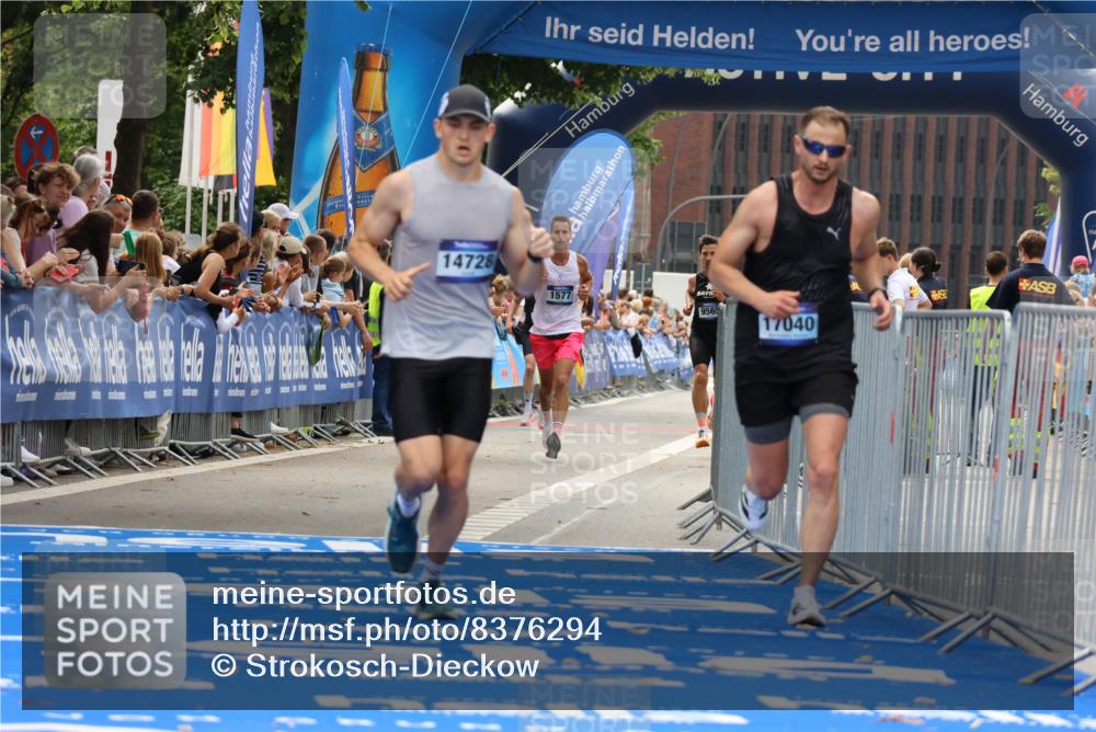 29.06.2025 - hella hamburg halbmarathon Strokosch-Dieckow http://msf.ph/oto/8376294 29.06.2025 10:26:26 Ziel 7380, 14728, 17040 meine-sportfotos.de