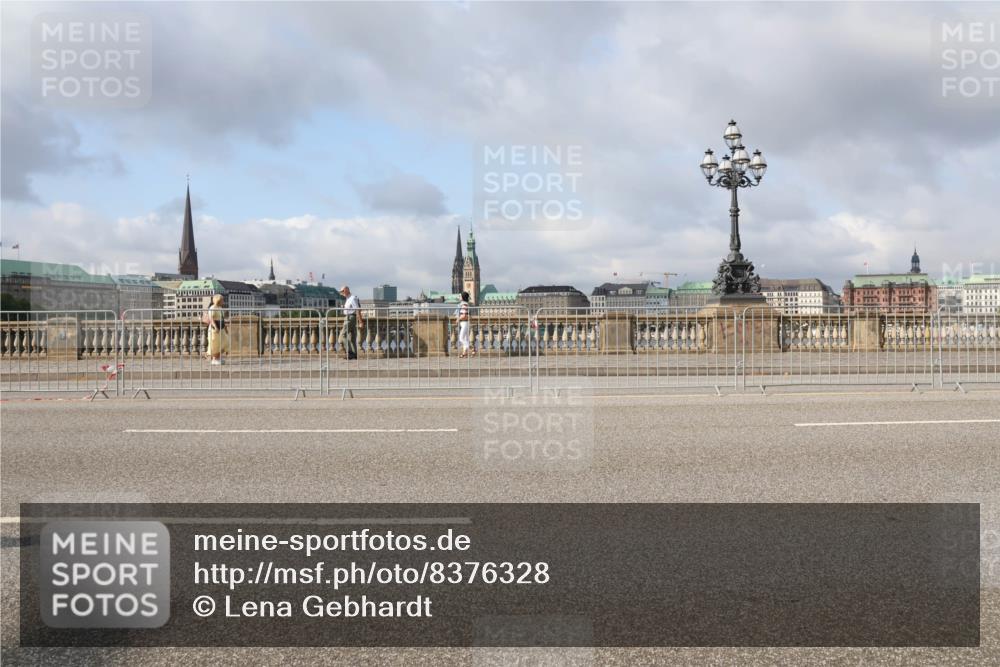 29.06.2025 - hella hamburg halbmarathon Lena Gebhardt http://msf.ph/oto/8376328 29.06.2025 08:51:25 Lombardsbrücke  meine-sportfotos.de