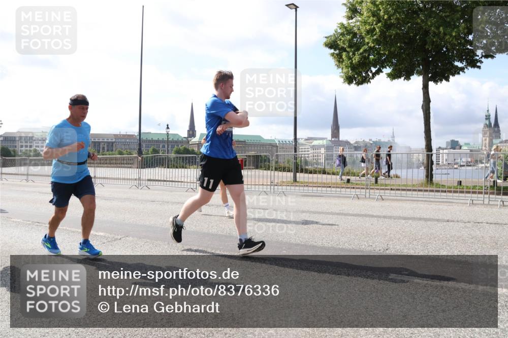 29.06.2025 - hella hamburg halbmarathon Lena Gebhardt http://msf.ph/oto/8376336 29.06.2025 10:02:27 Lombardsbrücke 11, 1128, 1254, 1364, 1432, 1453, 1702, 1733, 2142, 2322, 2323, 2685, 2712, 2819, 3169, 3225, 3780, 3919, 3976, 4066, 4985, 5763, 6166, 6295, 6322, 6708, 6860, 7031, 7049, 7189, 7223, 7243, 7323, 7869, 7888, 8003, 8364, 8624, 8662, 8749, 9020, 9021, 9131, 9156, 9353, 9554, 9741, 9928, 9986, 10177, 10295, 10539, 10866, 11191, 11250, 11515, 11554, 11670, 11702, 11782, 11871, 11938, 11968, 12315, 12316, 12491, 14660, 14677, 16420 meine-sportfotos.de